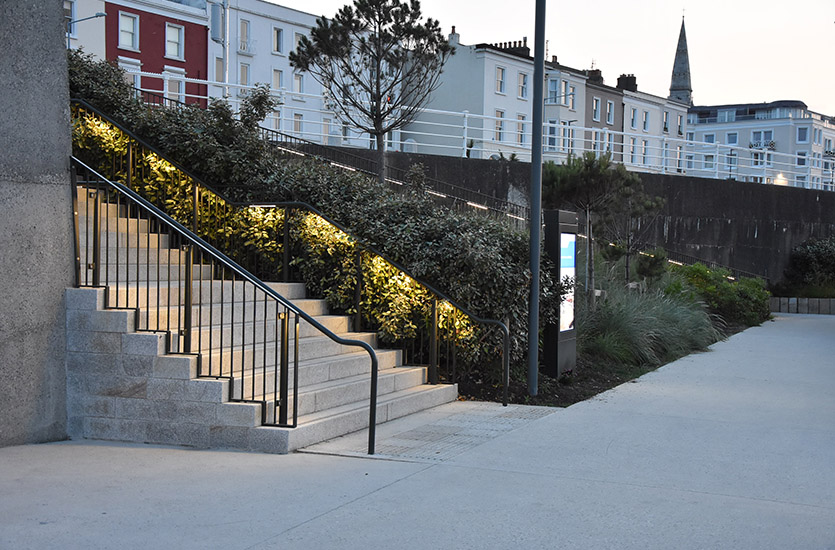 DSC_1412ph-835x550 Hand Rail Lighting