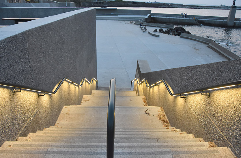 DSC_1417-835x550 Steps with Wall Lights