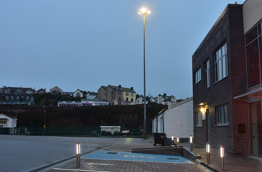 Stainless LED Bollards in Harbour Stainless LED Bollards in Harbour