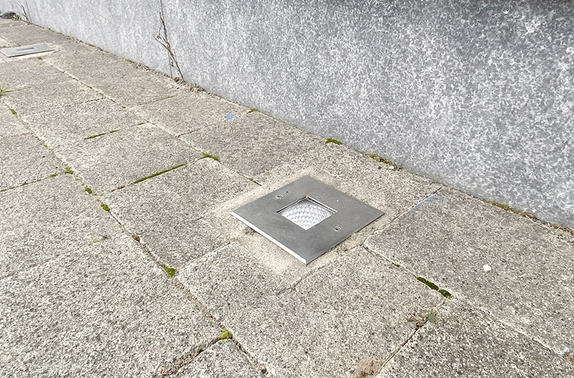 Square Groundlight