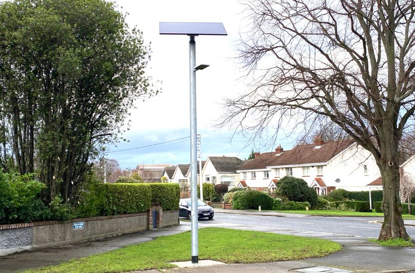 Solar-Streetlight-on-suburban-road